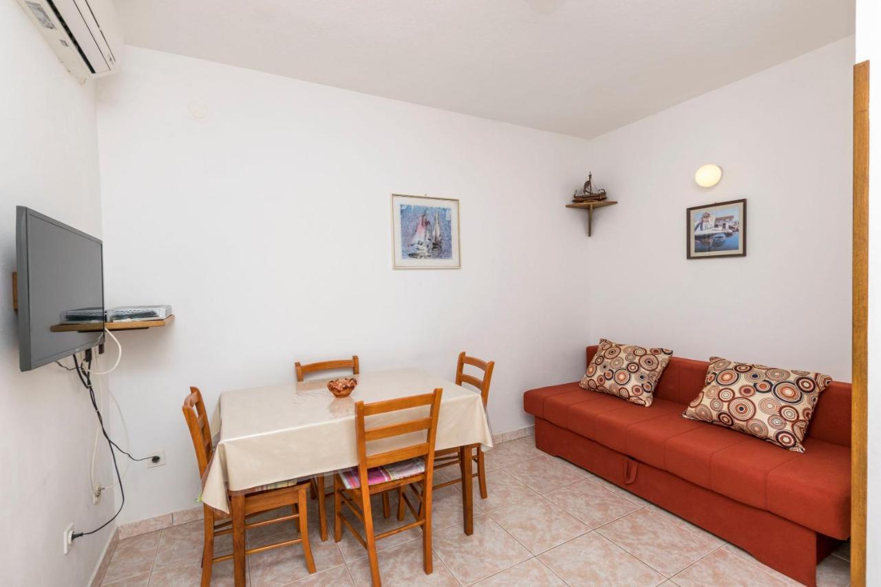 Apartments Neda โตรกีร์ ภายนอก รูปภาพ