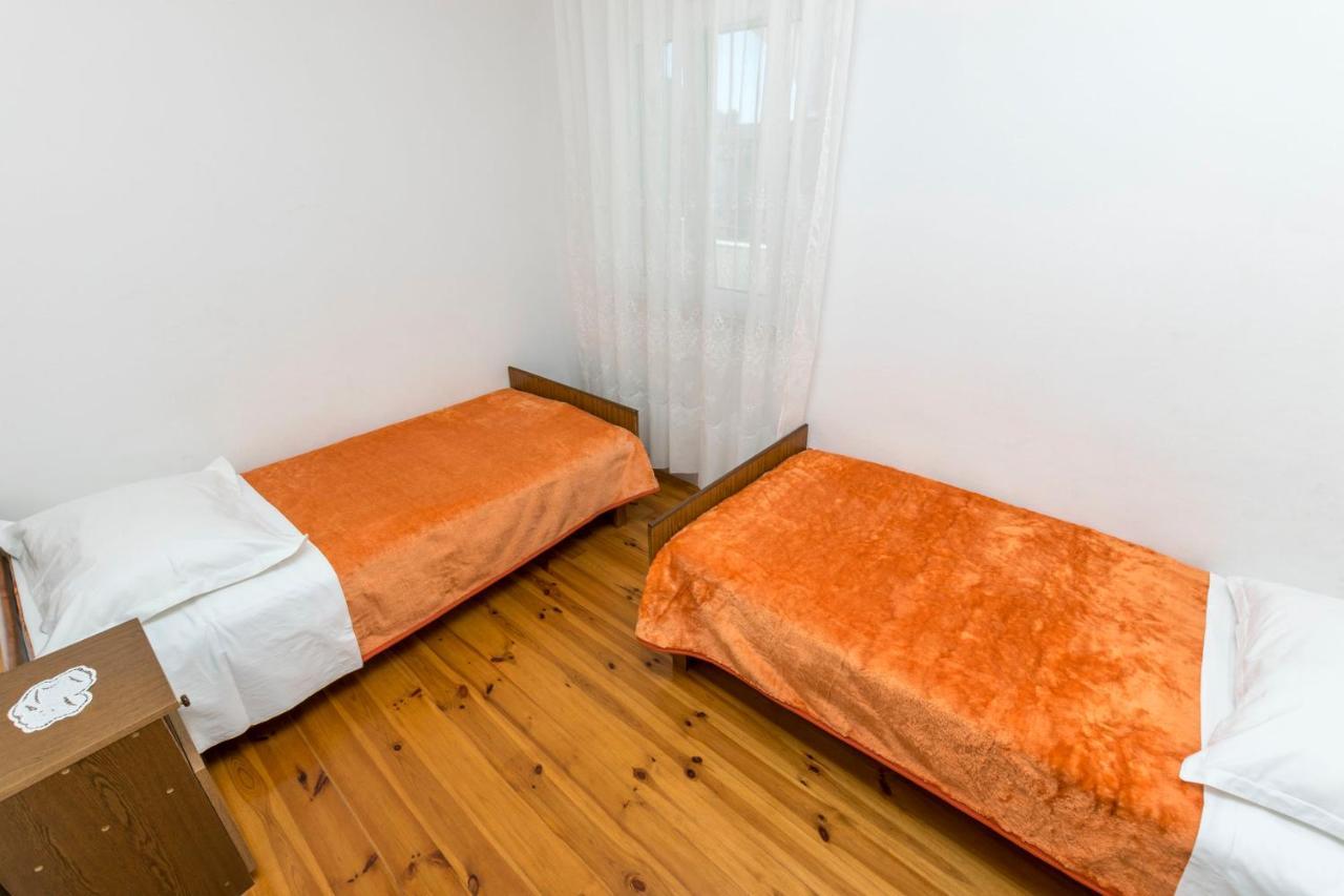 Apartments Neda โตรกีร์ ภายนอก รูปภาพ