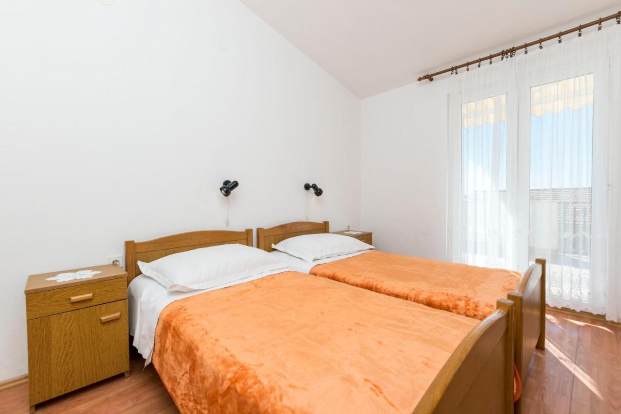 Apartments Neda โตรกีร์ ภายนอก รูปภาพ